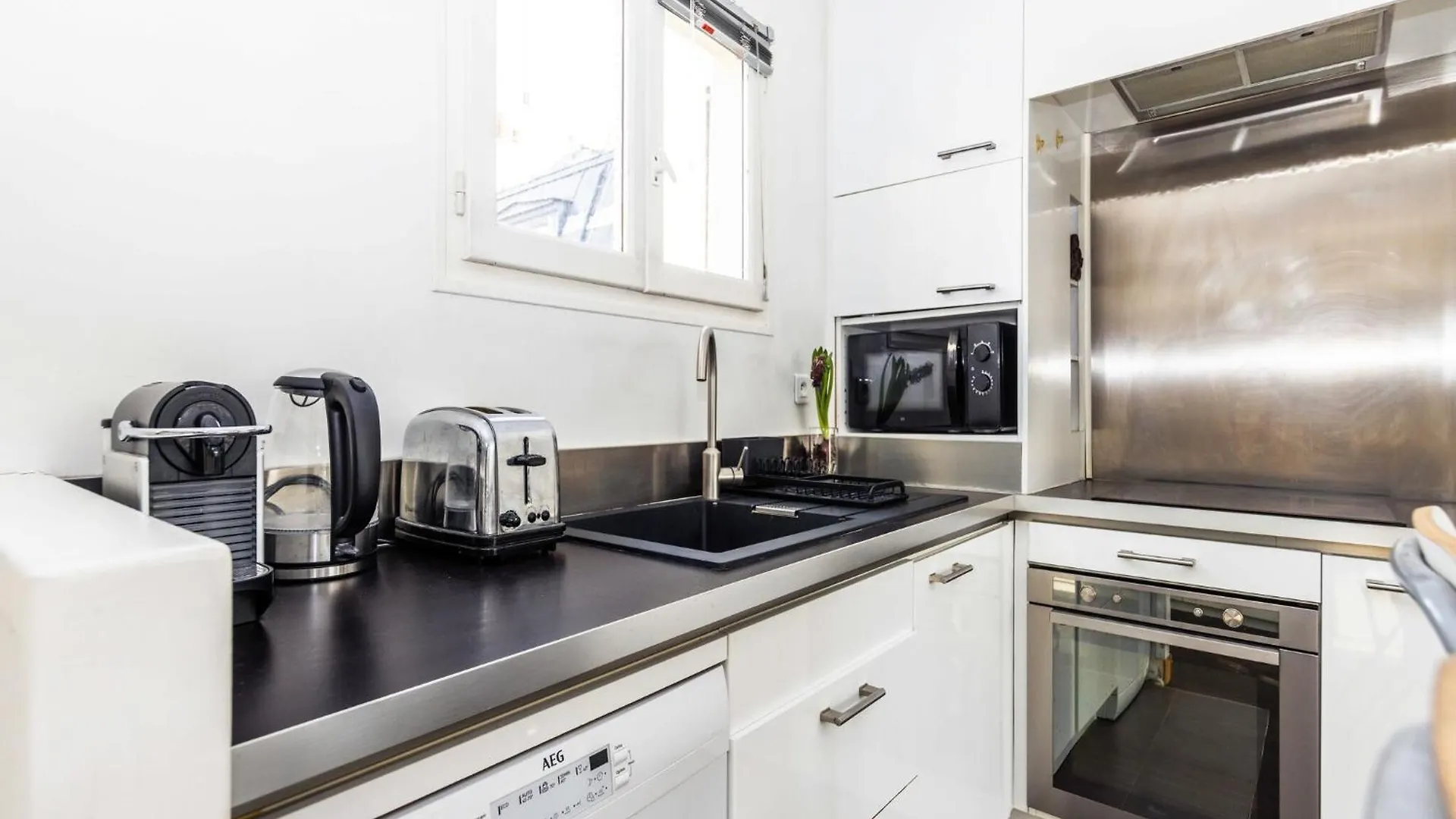 Bel Appt- Sacre-C Ur- Mobility Lease Apartment Paris 0*,  France